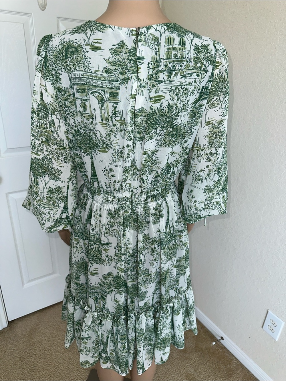 NWT Taylor Green Toile V-Neck Tiered Maxi Dress Size 10 - Picture 3 of 16